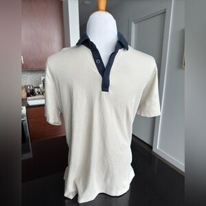 Express Cream Polo Shirt w/ Navy Collar Medium | Small Flaw